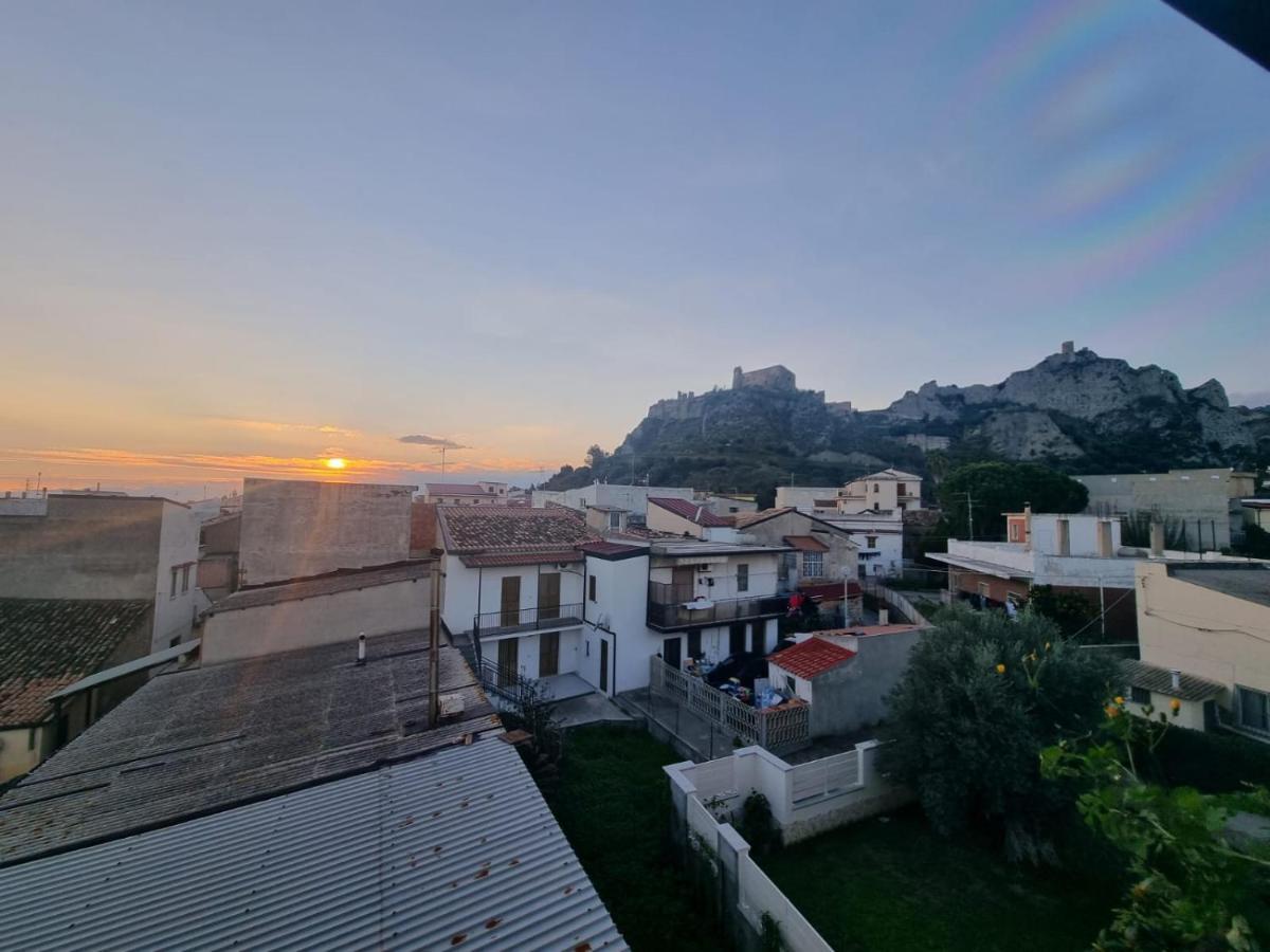 B&B E Casa Vacanza Al Castello 罗切拉伊奥尼卡 外观 照片