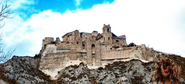 B&B E Casa Vacanza Al Castello 罗切拉伊奥尼卡 外观 照片
