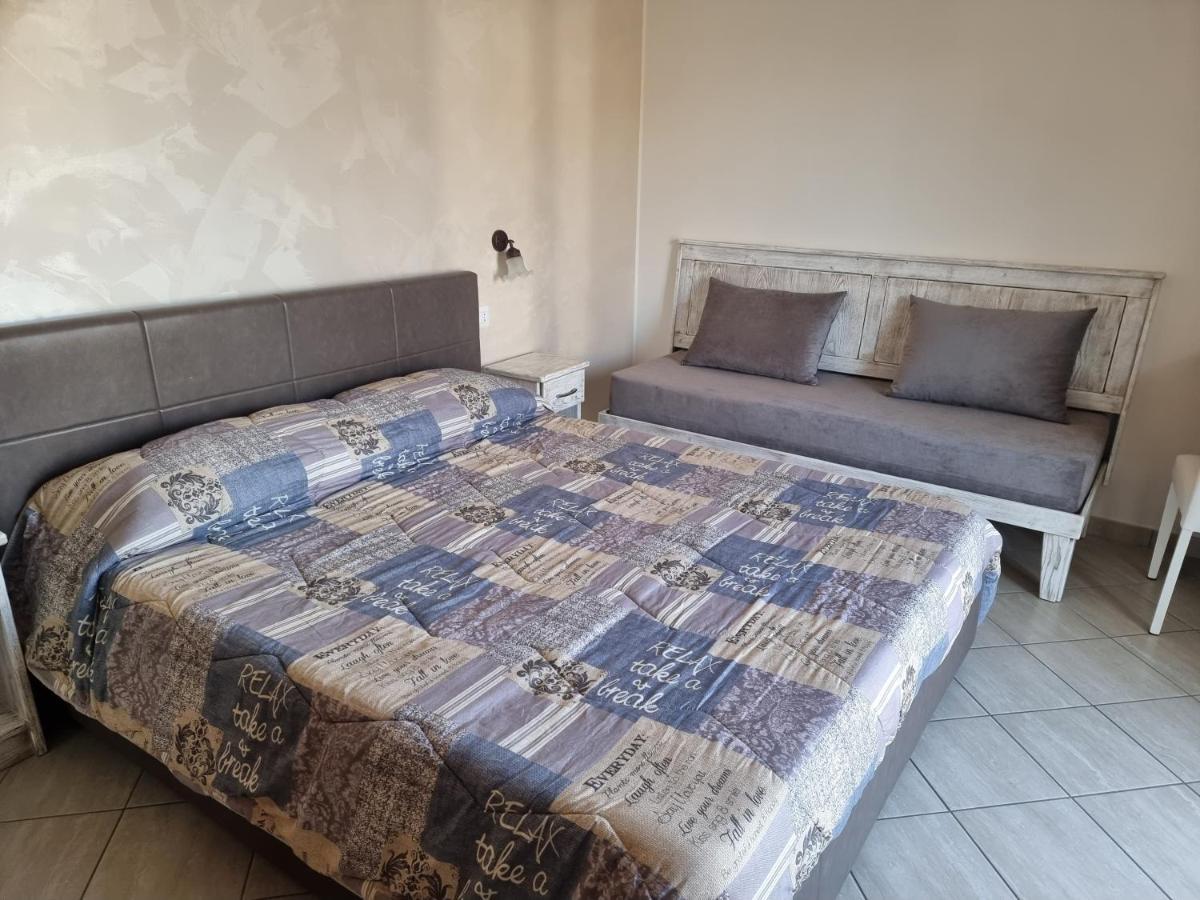 B&B E Casa Vacanza Al Castello 罗切拉伊奥尼卡 外观 照片