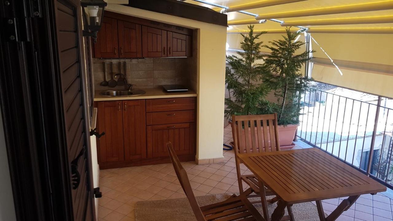 B&B E Casa Vacanza Al Castello 罗切拉伊奥尼卡 外观 照片