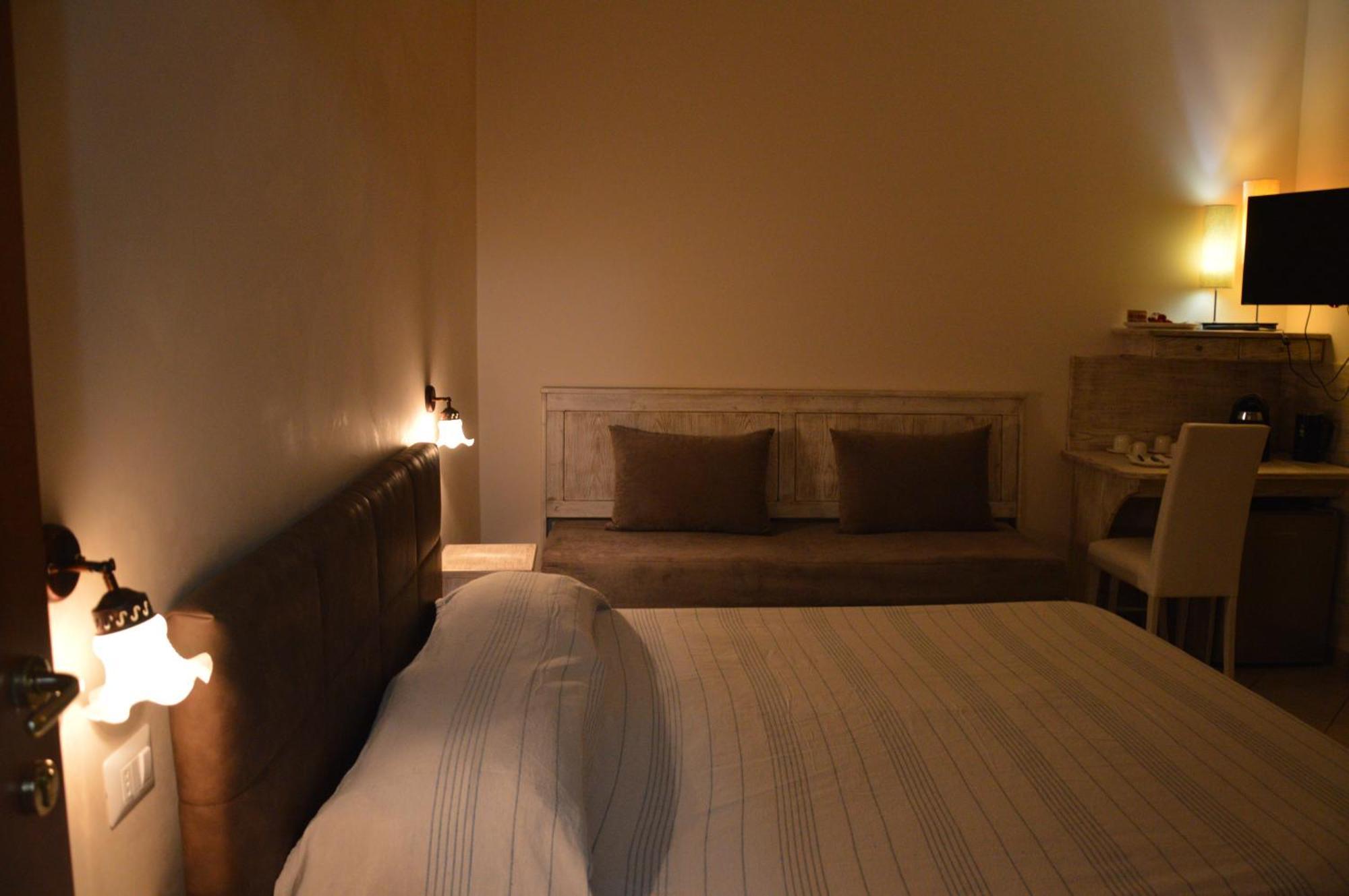B&B E Casa Vacanza Al Castello 罗切拉伊奥尼卡 外观 照片