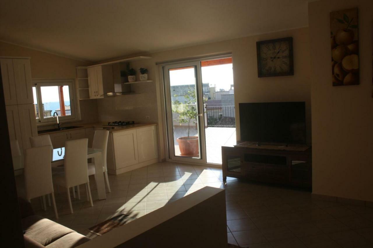 B&B E Casa Vacanza Al Castello 罗切拉伊奥尼卡 外观 照片